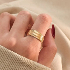 Simple Ring