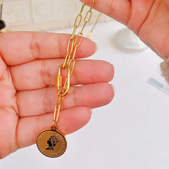 Glory Necklace