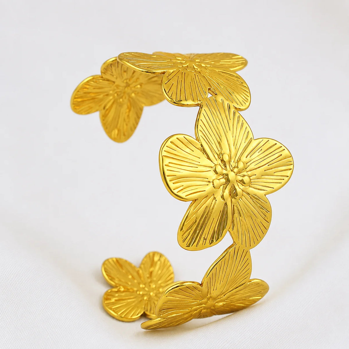 Aella Bangle