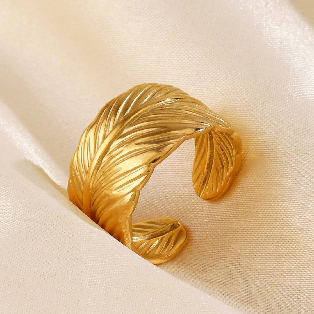 Feathered Ring