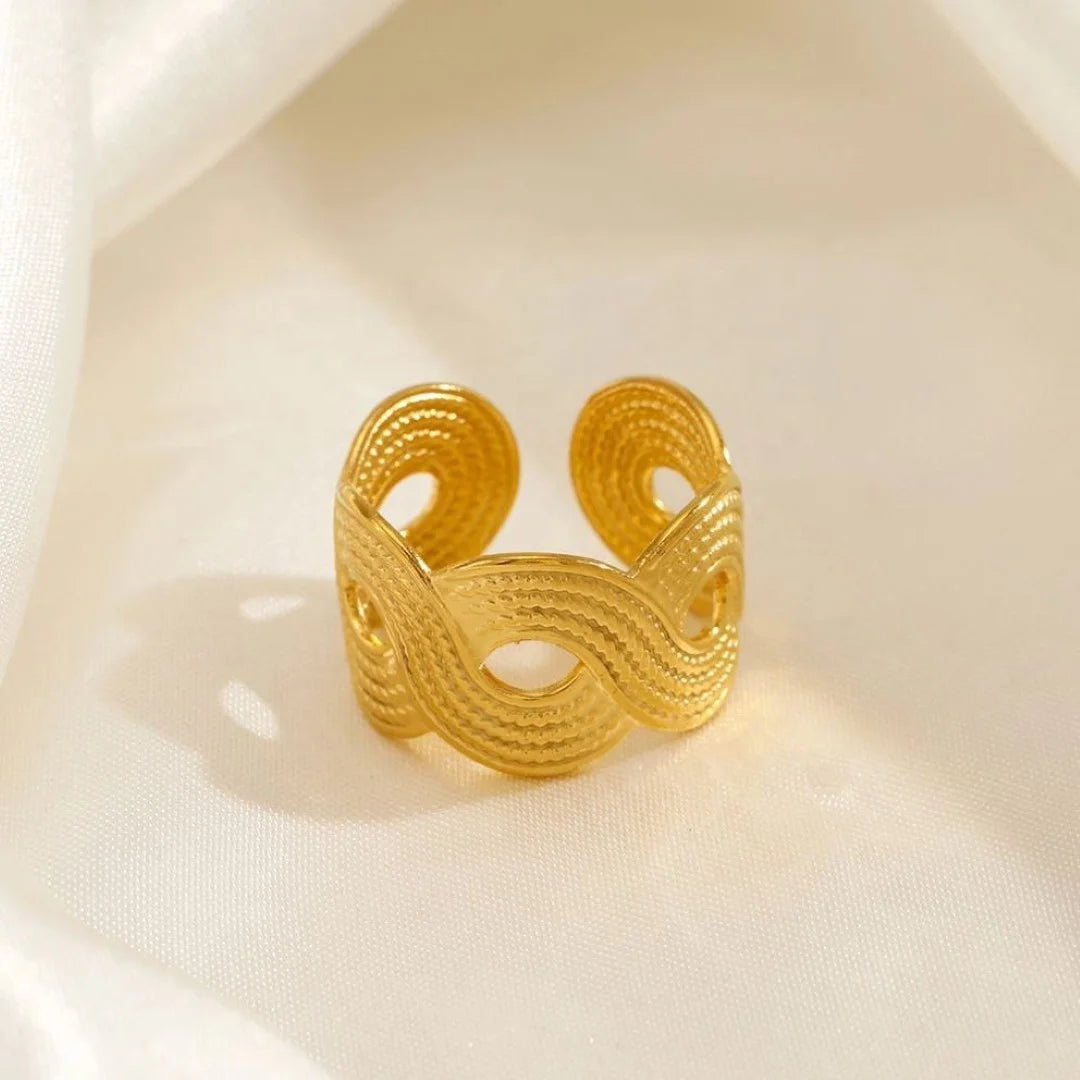 Wavy Ring