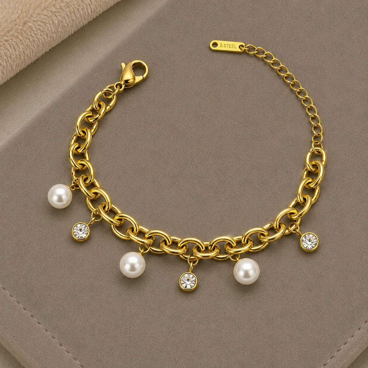 Feminine Bracelet