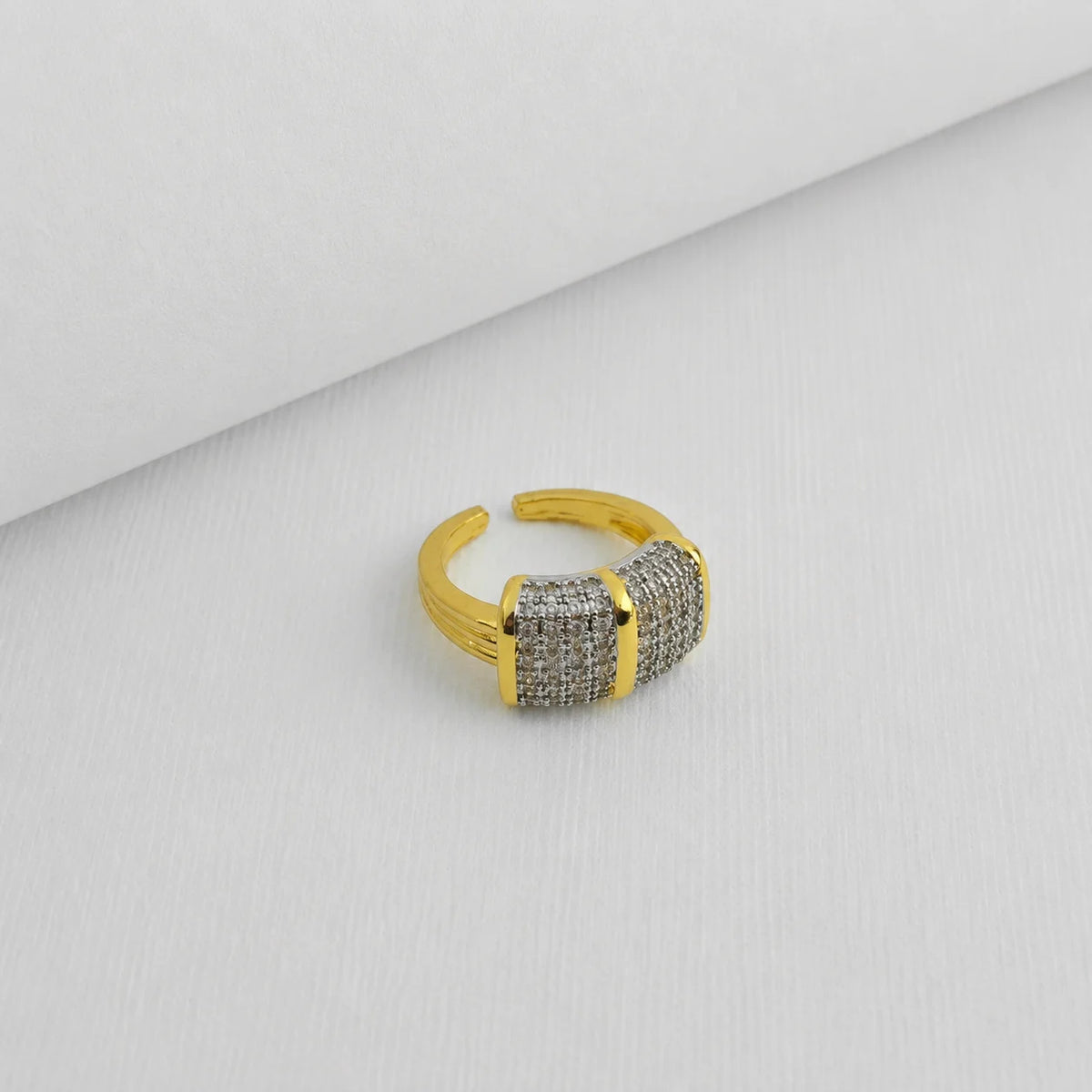 Aella Ring